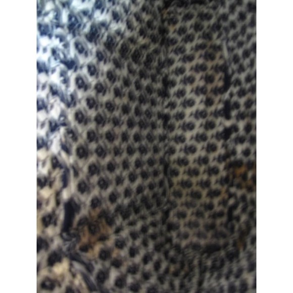 Vera Bradley Large Shoulder Bag, 14" x 12" All zippers work. - Picture 9 of 11